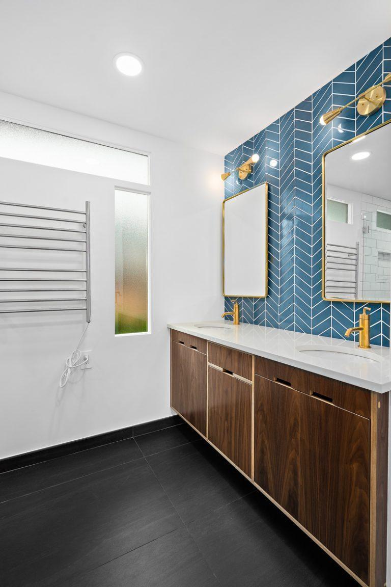 Bathroom renovation contractor Mercer Island