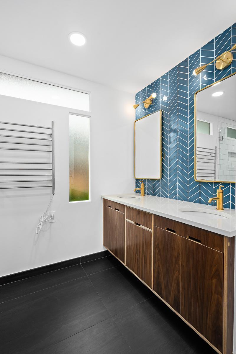 Bathroom renovation contractor Mercer Island